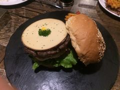 -HIGH FIVE哈福手工汉堡(桂林路店)