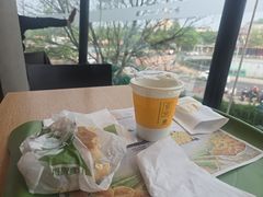 -麦当劳(展览路店)