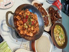 -阿瓦山寨·湘菜现炒·剁椒鱼头王(咸阳总店)