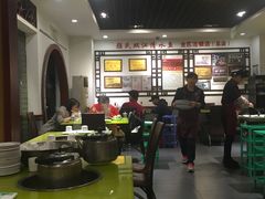 大堂-颜氏双江清水鱼一养身火锅(磁器口店)