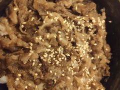 牛肉饭定食-自由之丘