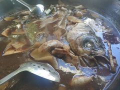柴锅炖水库鱼-姥家大锅台水库渔家