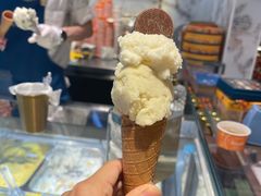 -Venchi (Chocolate & Gelato)