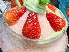 草莓百利杯-吼堂老火锅(太古里总店)