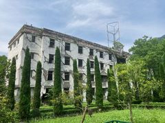 -四川汶川特大地震漩口中学遗址