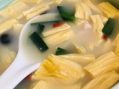 上汤虾仁鲜腐竹-禾珍珠家常小馆(河南博物院店)