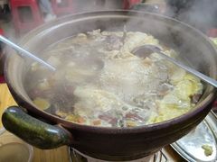 炭炉果鸡煲-威邵鸡煲(西华路总店)