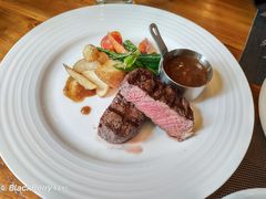 炭烤菲力牛排佐黑胡椒汁-秀·爱尔兰餐吧(上海路店)