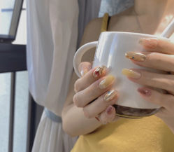 -七月美睫 美甲
