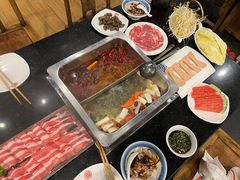 -百年川椒重庆老火锅(光谷店)