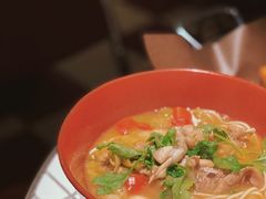 泡椒牛蛙面-面上有光