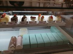 -顶东面包花园·生日蛋糕(世博店)