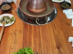 -果松木炭酸菜铜火锅·外婆参鸡汤