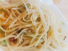 酸辣土豆丝-阿里巴巴海鲜烧烤家常菜(黄岛店)