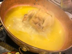 -鲜入围煮花胶鸡海鲜火锅