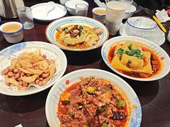 -蓝田九大碗民俗食府(蓝田店)