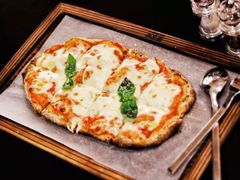 -卡佩罗意大利餐厅及酒吧Al Cappello Trattoria