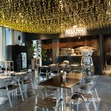 那时候还是抵用券的活动,人均几十上班吃的午餐