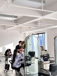 -Hello Lady发型设计