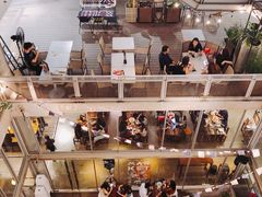 -ROAST coffee & eatery