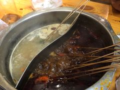 -何氏串串香火锅(翠亨店)