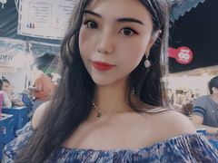 -席娜卡琳火车铁道夜市