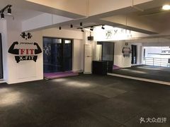 -悦耐私教健身馆(保利中心店)