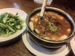 石锅嫩豆腐滑牛肉-粗茶淡饭·隐庐私厨(东亭店)