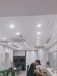 -镁连社·美联社