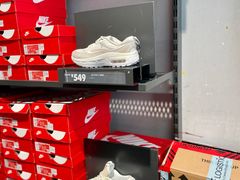 -NIKE上海青浦优选体验店