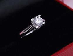 -威德钻石-克拉钻大本营(南京东路店)