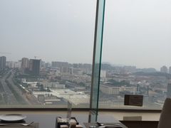 -荣誉国际酒店-云顶旋转餐厅