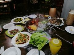-乡土黄·鲜牛肉火锅·小龙虾(兴业街店)