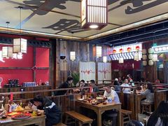 大堂-先启半步颠小酒馆(白麓里店)
