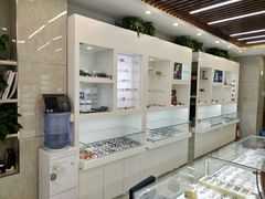 -明月眼镜(三坝店)
