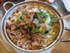 锅仔羊杂-闫家驴肉老店(华电一校店)