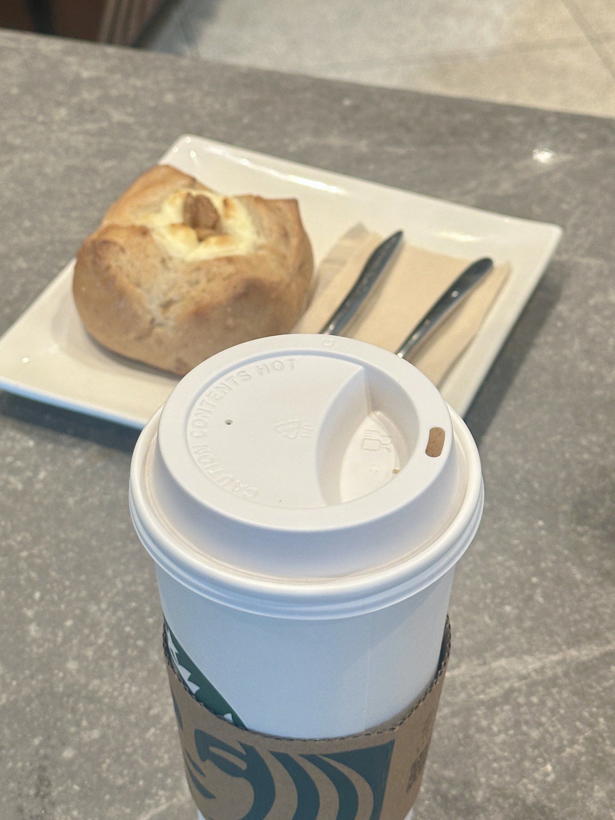 超大杯馥芮白|打工人的一天又开始了!