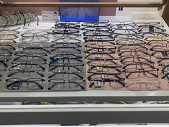 -GOOMI久米眼镜·蔡司·依视路·明月官方授权店(龙德紫金店)