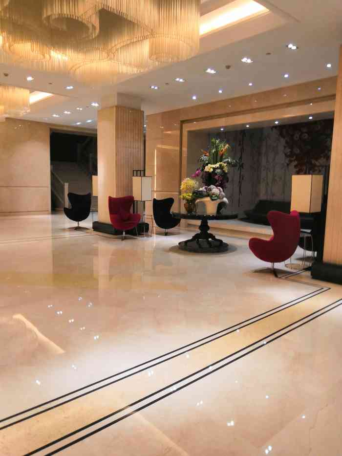 漳泽商务酒店-"房间隔音不怎么好,经常能听到走廊各种声音.