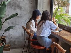靠窗位-邊渡咖啡