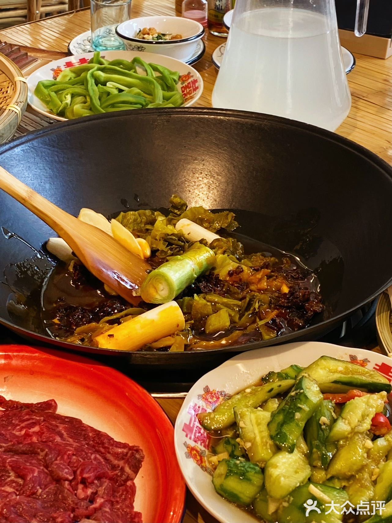 现炒底料的川味鱼火锅，涮起来那叫一个香‼️