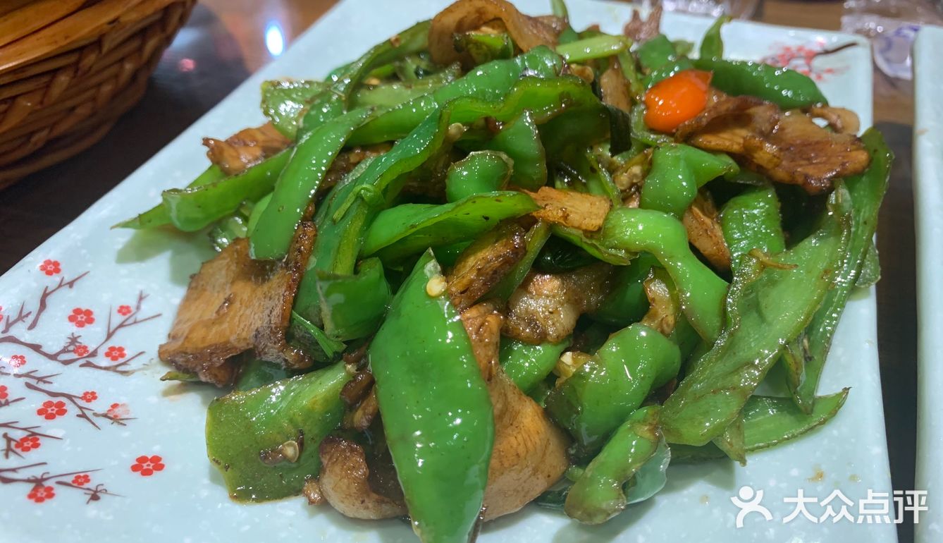 小时候奶奶经常会做这道菜，这家店的油面筋和头很大