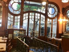 -Majestic Café