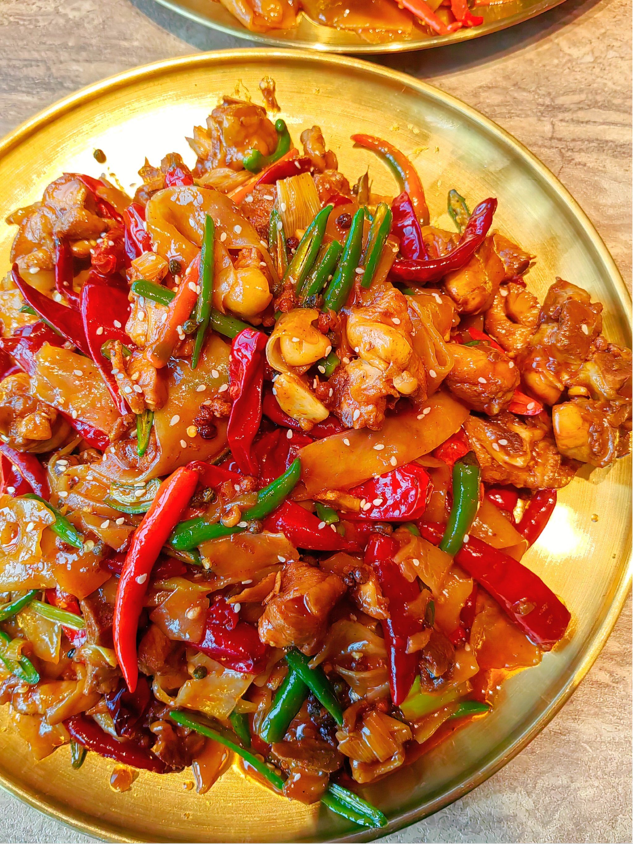 「擀面皮炒鸡」是什么神仙美食啊!