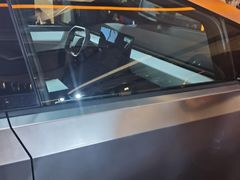 -TESLA 特斯拉(上海太古汇体验店)