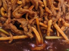 馓子牛肉丝-刘胖子家常菜·蹄花焖藕(中央花园店)