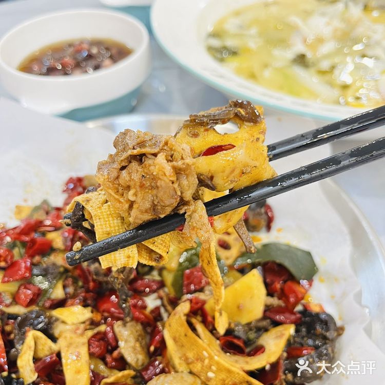 越秀公园附近正宗酸菜鱼，想吃看过来……