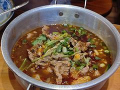 -爆炸头阿姨小四川正宗川味小吃(无任何分店)
