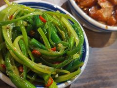 蒜苗-盟重烧烤(东瓜山创始店)