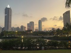 -万绿园